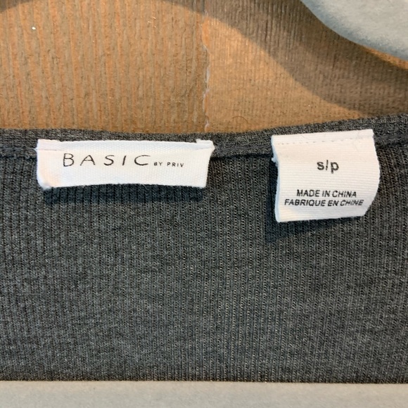 Crop top - Picture 2 of 2